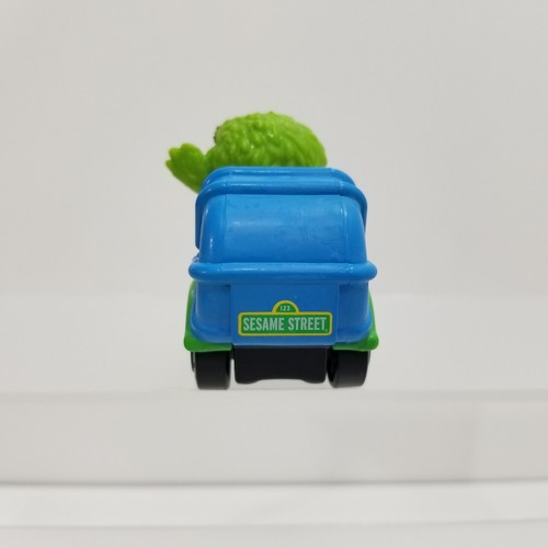 Hasbro: Playskool - Rails & Roads - Sesame Street Racers - Elmo & Oscar - Picture 10 of 13