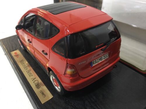 MAISTO Special Edition scala 1:18 MERCEDES-BENZ A-CLASS (1997) 31841 - Foto 3 di 8