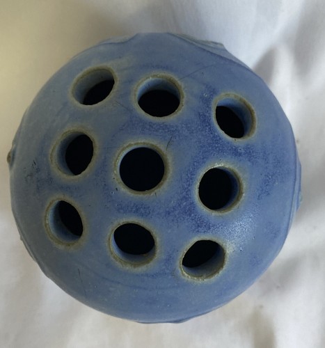 Studio Art Pottery 9 Hole Blue Flower Frog Vase Signed Pamela - Picture 4 of 7