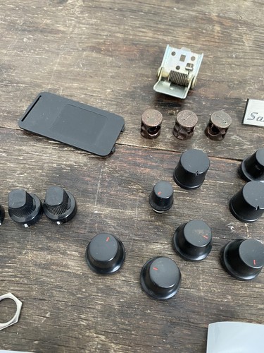 Lot of Vintage Assorted Radio Stereo Turntable Knobs Parts Many Brands Knob ++ - Picture 5 of 14