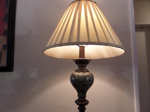 ASIAN BRONZE/BRASS FLOOR LAMP STANDING W/GLASS COFFE TABLE/CERAMIC FLOWERVASE 65 - Picture 6 of 12