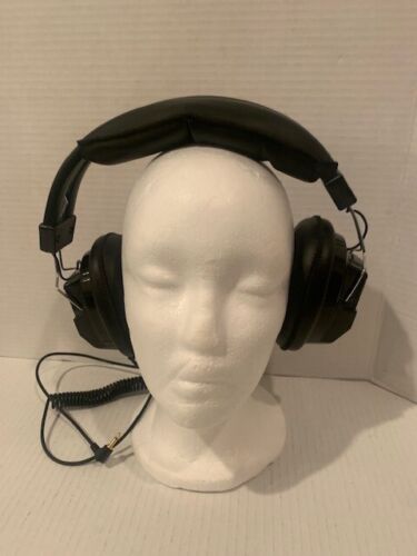 VTG RadioShack Full Size Closed Cup Stereo Headphones 20-516 H/S Tested - Picture 2 of 6
