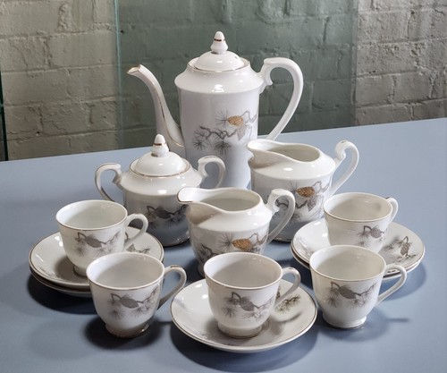 VGC: VINTAGE JAPANESE PORCELAIN PINE NEEDLE CONES TEAPOT SET - 14 PIECES - Picture 1 of 9