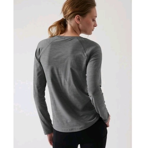 Athleta Ultimate Textured Train Top Long Sleeve Gray Activewear Shirt Small - Picture 6 of 10