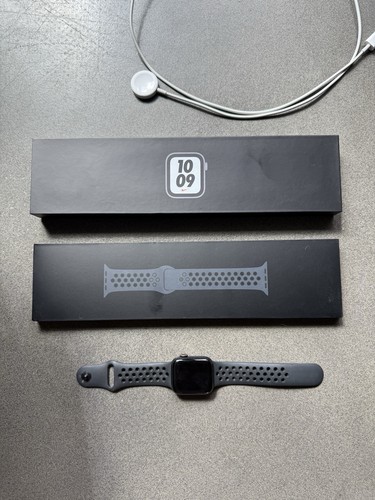 Apple Watch SE 2nd Gen 40mm Nike Edition - Black Sport Band, MKQU3LL/A