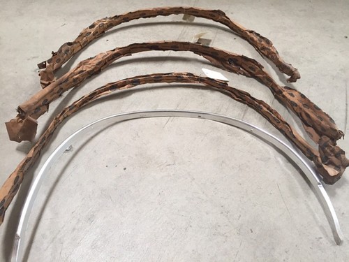 1972 Lincoln Mark IV Fender Quarter Wheel Opening Molding Set of 4 NOS PACKAGE - Picture 1 of 3