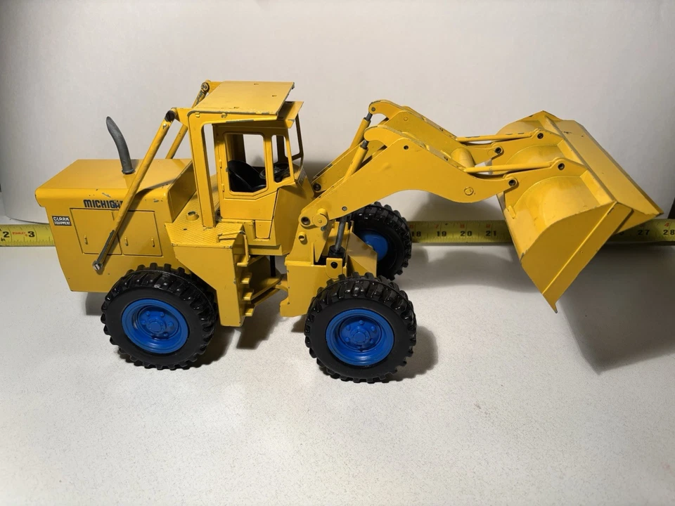 Vtg Gescha CLARK MICHIGAN Wheel Loader 1:20 LARGE HEAVY RARE DIECAST PAYLOADER - Image 3 of 4