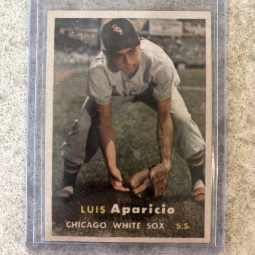 1957 Topps Luis Aparicio #7 HOF