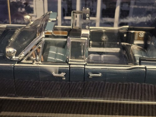 🇺🇸Road Signature Presidential Series 1961 Lincoln X-100 Kennedy Car 1:24 NIB - Picture 3 of 8
