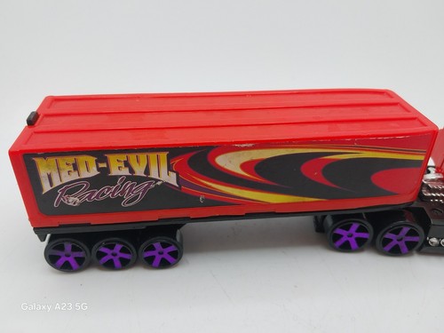 Hot Wheels 2008 Red Semi Truck with Pullout Loading Floor - Med Evil Racing - Picture 8 of 11
