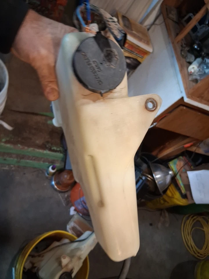 Toyota Pickup 4Runner 1989-1995 lavadora botella de líquido depósito bomba única Foto 4 de 4