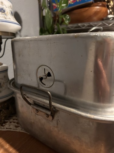 Vintage Aluminium verschachtelter Bräter mit Drahtgestell und Deckel. - Bild 4 von 13