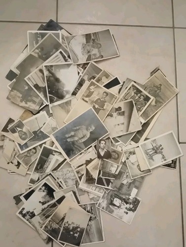 Lotto + 150 Vecchie Fotografie Bianco e Nero Famiglia Cagliari 1900 1960 - Foto 2 di 6