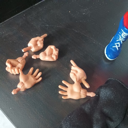 WWE Superstars Hulk Hogan Serie 8 enthält Stoffausrüstung lose KOSTENLOSER VERSAND - Bild 4 von 10