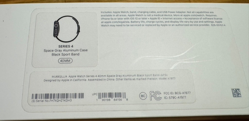 Apple Watch Series 4 40 mm Gris espacial Estuche de aluminio con correa deportiva negra (GPS) - Imagen 6 de 12