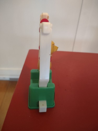 Vintage 1960er Kohner Winnie Puuh kniffliges Trapez Spielzeug Druckknopf Akrobat - Bild 4 von 5