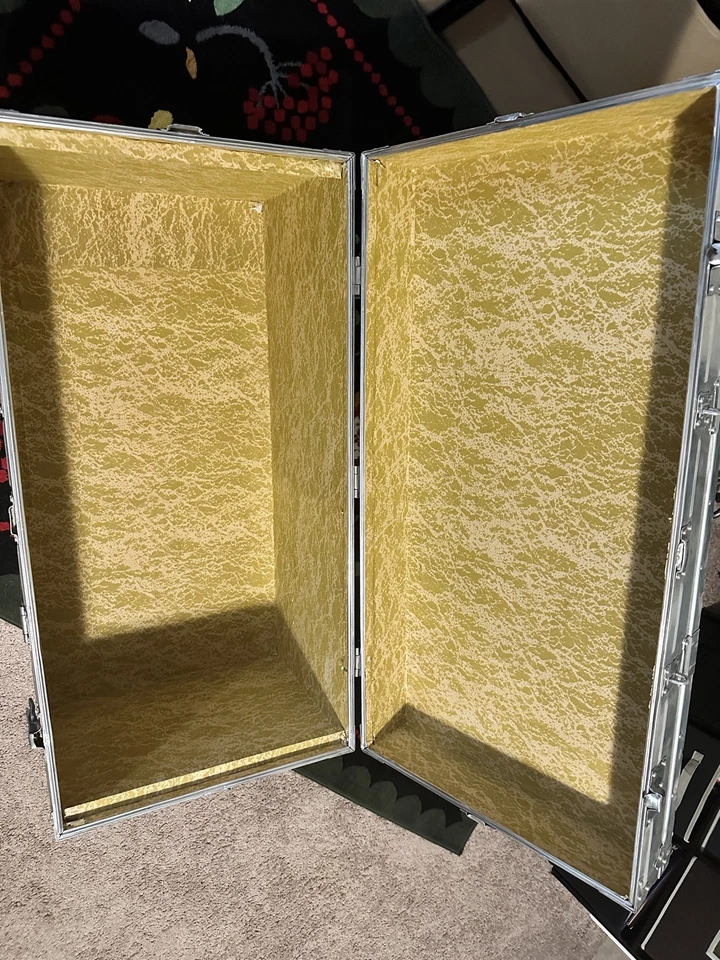 Винтажный алюминиевый клепанный гладкий авиаторский сундук Kowa - Изображение 4 из 4