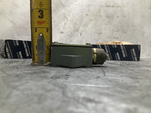 New Micro Switch DTF2-2RN-RH Limit - Picture 5 of 7