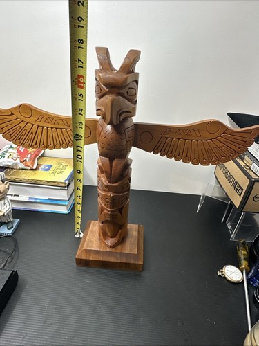 GESCHNITZTER HOLZ TOTEMPFAHL von Dennis Anthony NUU-CHAH-NULTH KANADA ERSTE NATIONEN - Bild 14 von 15