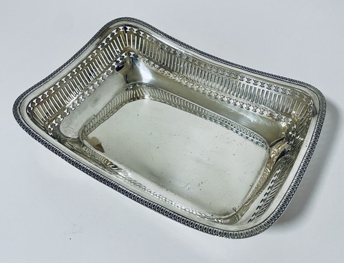 Antique Solid Sterling Silver Pierced Bread or Fruit Basket Bowl 1913 Goldsmiths - Picture 3 of 10