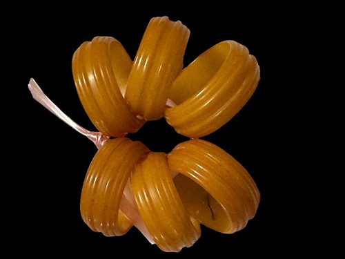 6 (SIX) Butterscotch BAKELITE Grooved NAPKIN RINGS Tested & Guaranteed - Bild 6 von 8