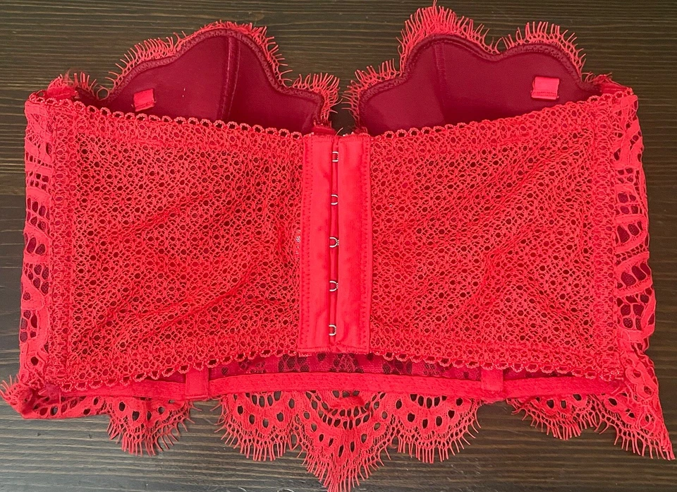 SUJETADOR VICTORIA’S SECRET Rojo Dream Angel forrado sin tirantes 32B sin correas Foto 2 de 4