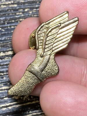 Gold Tone Shoe With Wings Lapel Pin Vest Collectible EUC