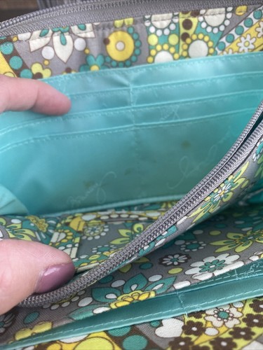 Vera Bradley Geldbörse mit umlaufendem Reißverschluss in Zitronenparfait mit gelbem Vogel Kleingeldbörse - Bild 9 von 13