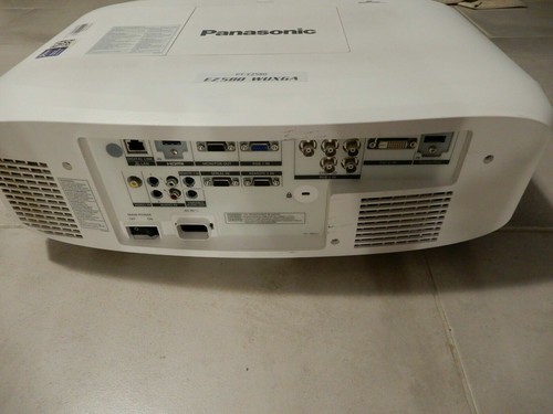 Panasonic PT-EZ580 Full HD Venue WUXGA Church Projector 5400 Lumens LOW HOURS - Picture 3 of 4