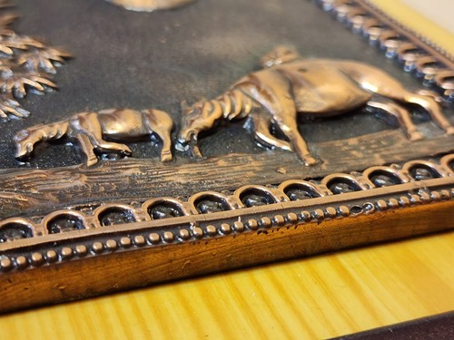 Vintage Antique Raised Relief Asian Bronze Plaque Mounted on Wooden Board Frame - Picture 13 of 13