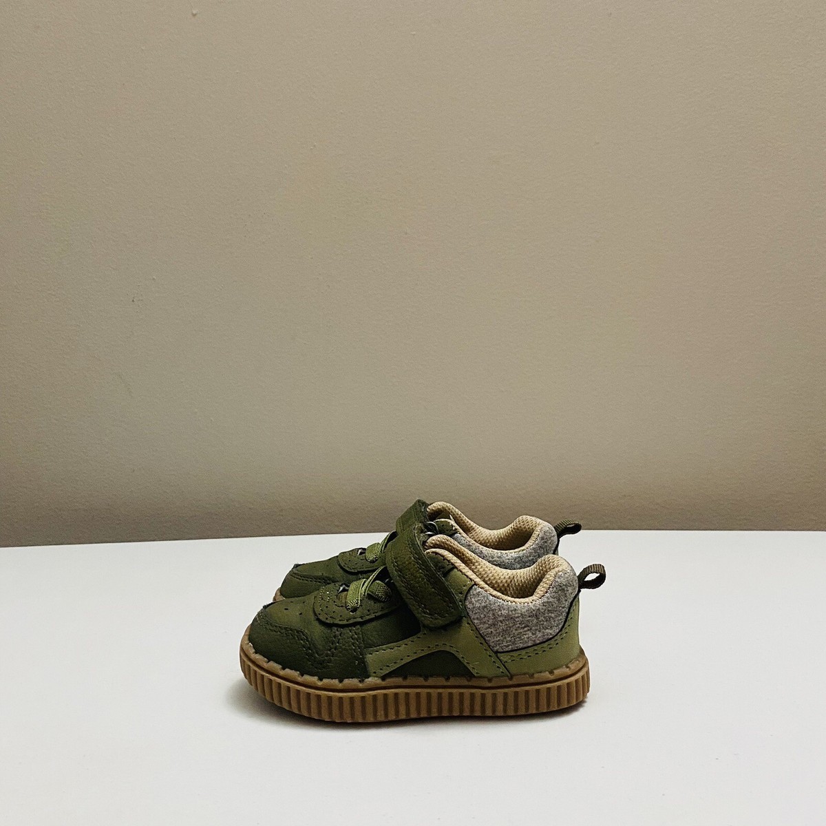 ペッシュ Osh Kosh B'gosh Beckett Baby Toddler Casual Shoes Sneakers