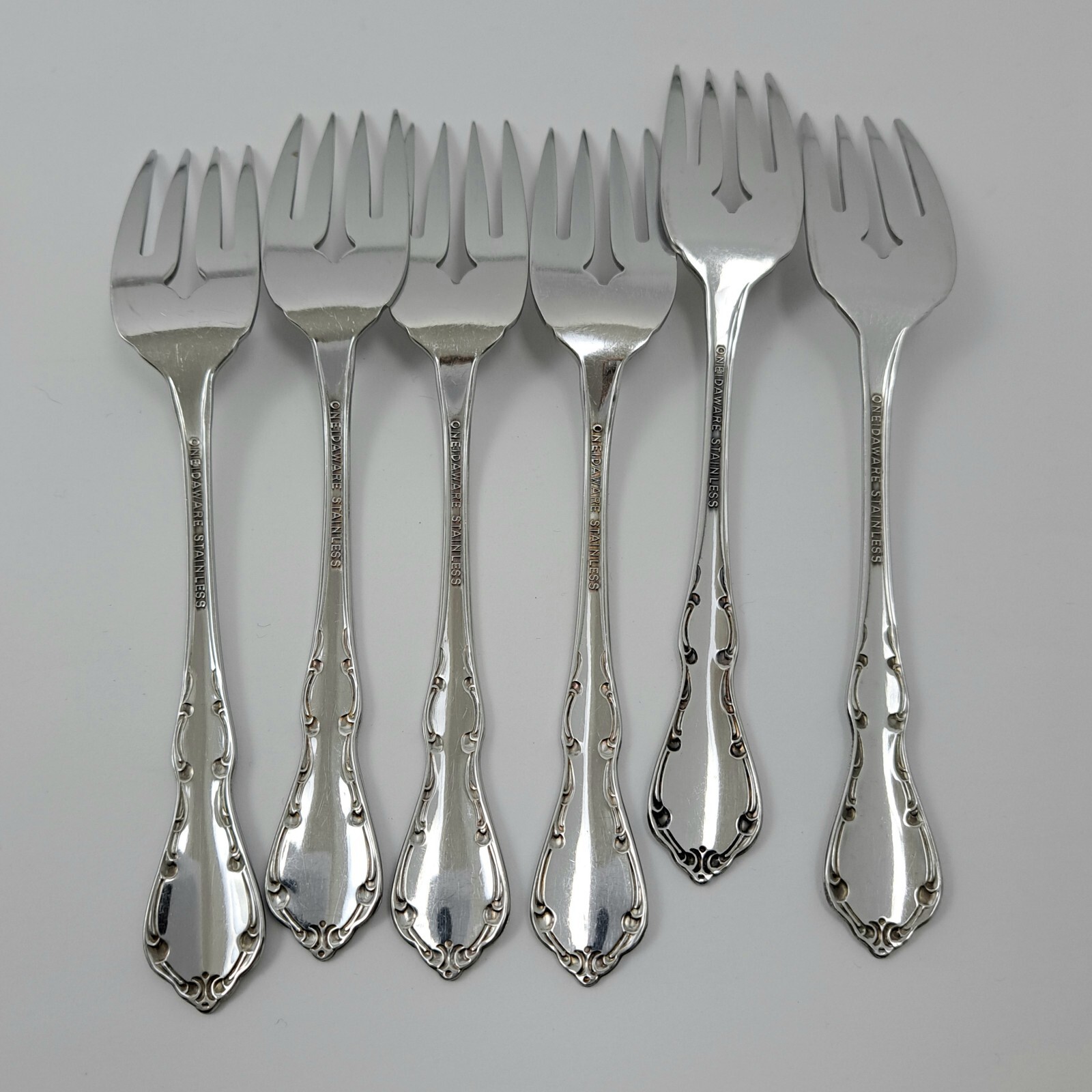 Oneida Oneidaware WHITTIER Stainless 6 1/4" Salad Forks Flatware, Set