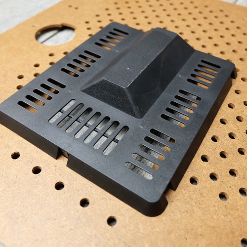 Tocadiscos Technics SL-235 - Cubierta inferior con pie de 4 pies y tornillos - Piezas originales - Imagen 6 de 13