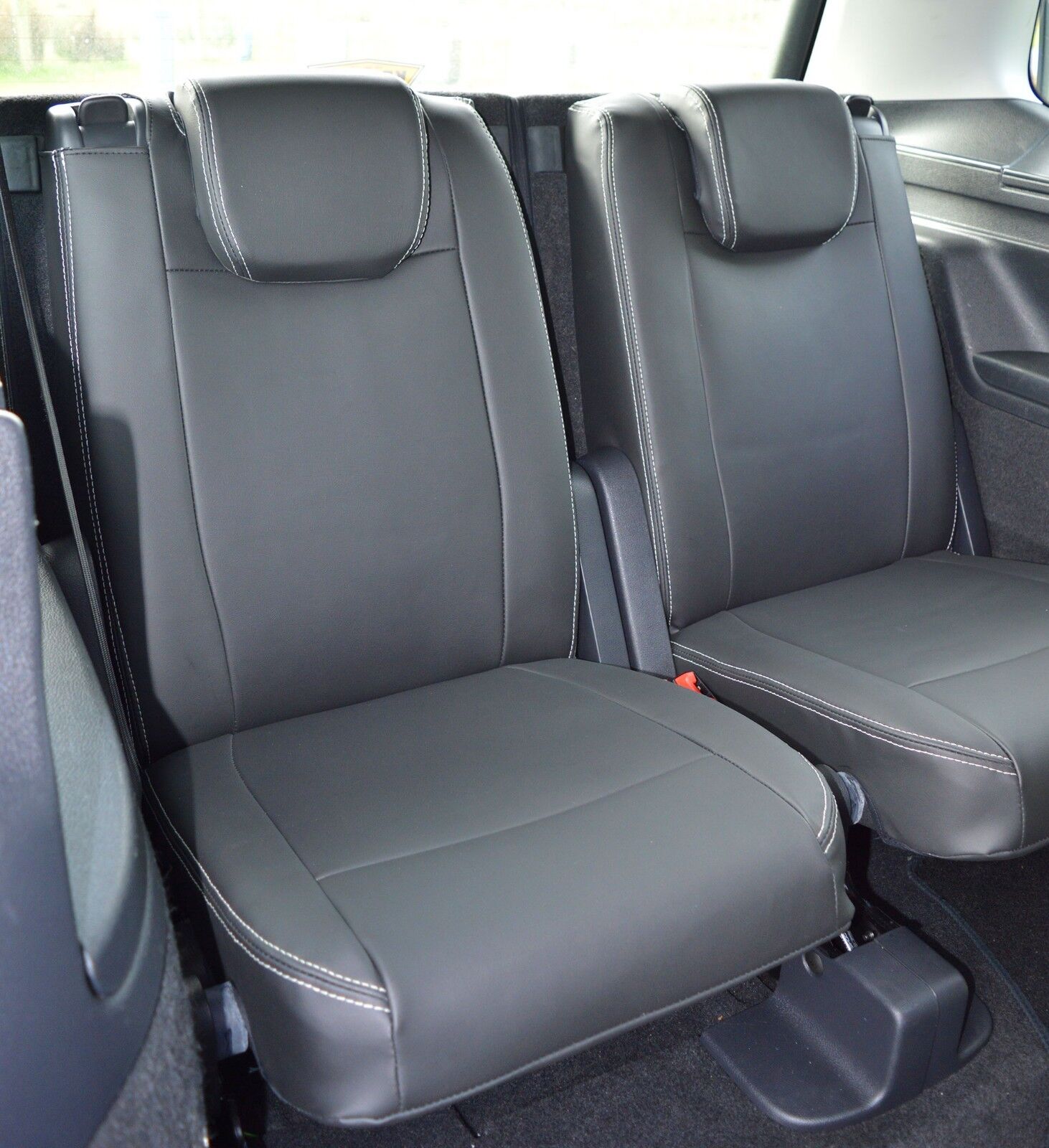 Ensemble: tapis de voiture en caoutchouc + housses de siège confectionnées  sur mesure pour Seat Alhambra Van (1996-2010) - Elegance - P-4 - 7 sièges