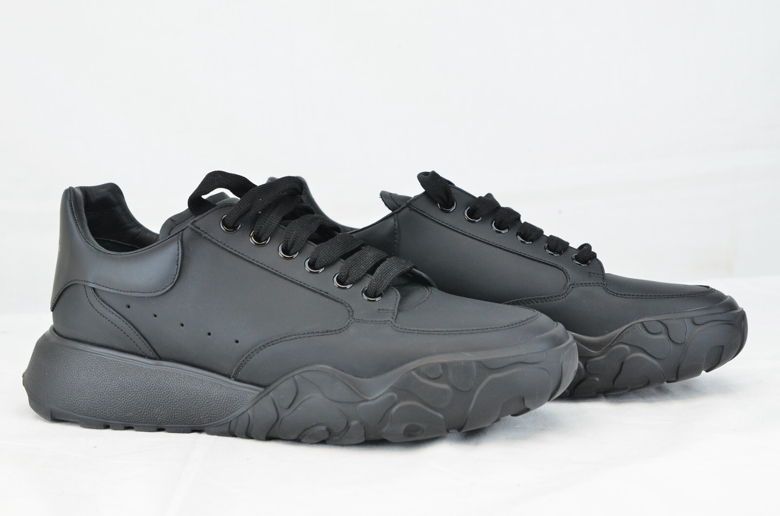 Alexander McQueen Court Trainer 634619, EU 44 UK 9.5, Black Leather, Worn Once - Picture 5 of 12