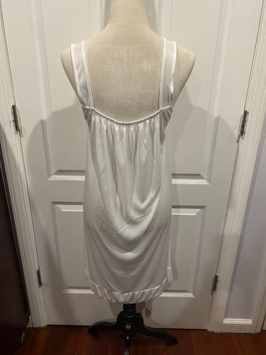 Silky Sleeveless Nightgown w/Robe Embroidery Lace Floral Design White Size XL - Picture 5 of 8