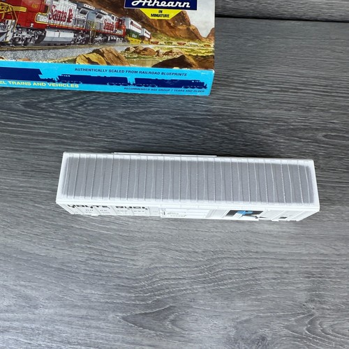HO Scale Athearn 5808 PS 5344 cu. ft. 50' Box Car Rock Island Route 302237 Kit - Picture 7 of 11