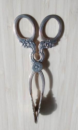Vintage SWEDEN Silver-Plated Sugar Cube Tongs / Cake Tongs / Tea Tongs - Picture 6 of 6