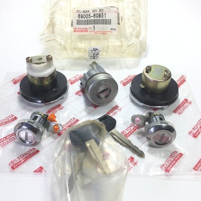 1992-1993 Toyota Land Cruiser HZJ75 Cylinder Set Lock