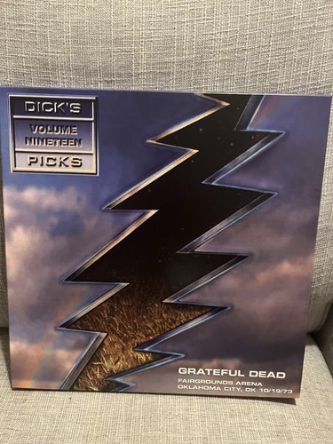 Grateful Dead Dicks Picks vol. 19 Oklahoma City 10/19/73 Fun show!