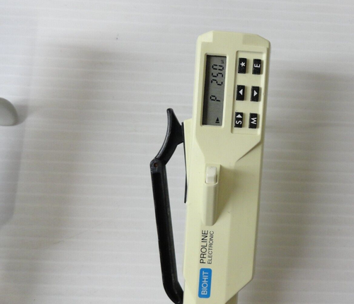 Lot 2, Biohit Proline 250 12-Channel & 50-1200ul 8-Channel Pipette w/ 2 Chargers - Picture 3 of 7