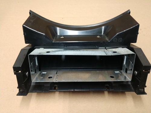 2003-2012 Maserati Quattroporte M139 CD Changer Housing Lower Dash Cover Door - Picture 4 of 8