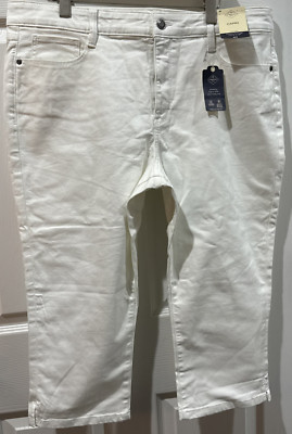 St. John s Bay White Capri Mid Rise Fitted Through Hips Size 18 New with Tags