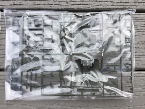 TAMIYA 1/35 WW II RUSSIAN / SOVIET BT-7 LIGHT TANK 1937 MODEL 35327 JUST NO BOX - Picture 7 of 9