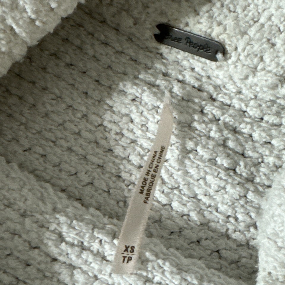 Free People Women’s Size Xs white knitted turtleneck sweater Extra