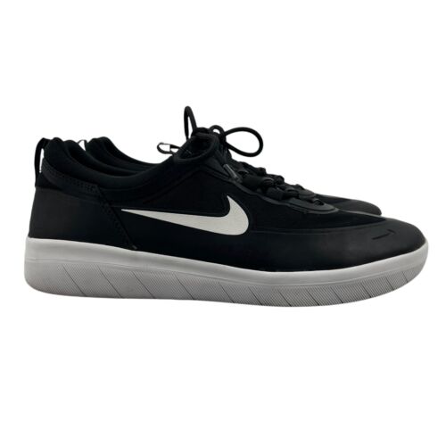 Nike Mens 9.5 Skateboarding Shoes Black White SB Nyjah Free Sneaker BV2078-001