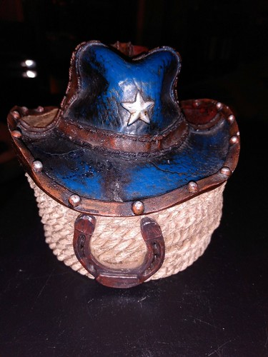 Texas Pride Trinket Box Cowboy Hat Lone Star Flag Top Horseshoe/Rope on Bottom - Picture 2 of 11