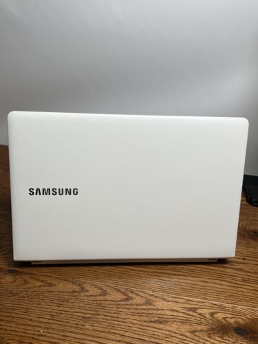 Uszkodzony Samsung NT270E5J 270e 15,6" BEZ DYSKU TWARDEGO BEZ ZASILACZA - Zdjęcie 14 z 14
