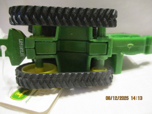 2018 ERTL 3-1/2" PLASTIC JOHN DEERE FARM TRACTOR W/RUBBER CRAWLER NEW WITH TAGS - Picture 6 of 7
