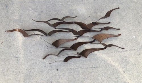 Arte de pared Aaron Jackson estilo MCM bandada de metal rústico pájaros voladores - Imagen 1 de 10